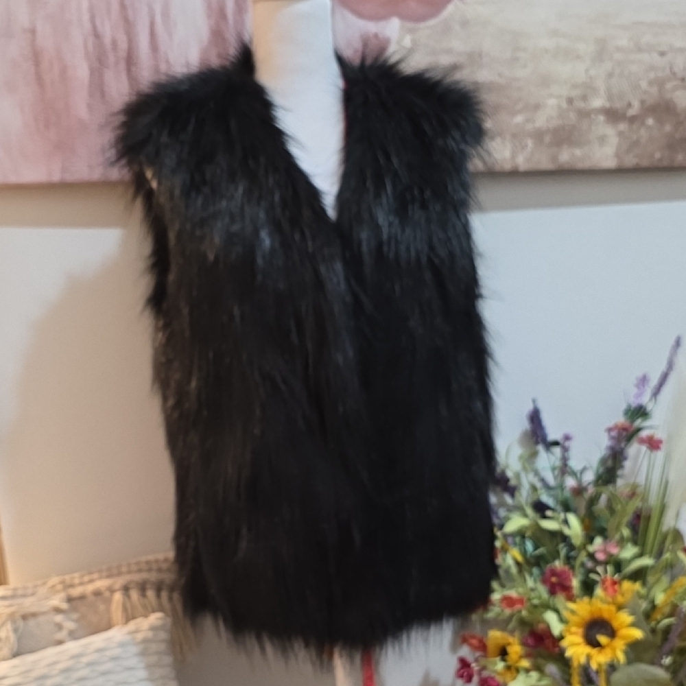 Forever 21 Faux Fur -Black Shaggy Vest